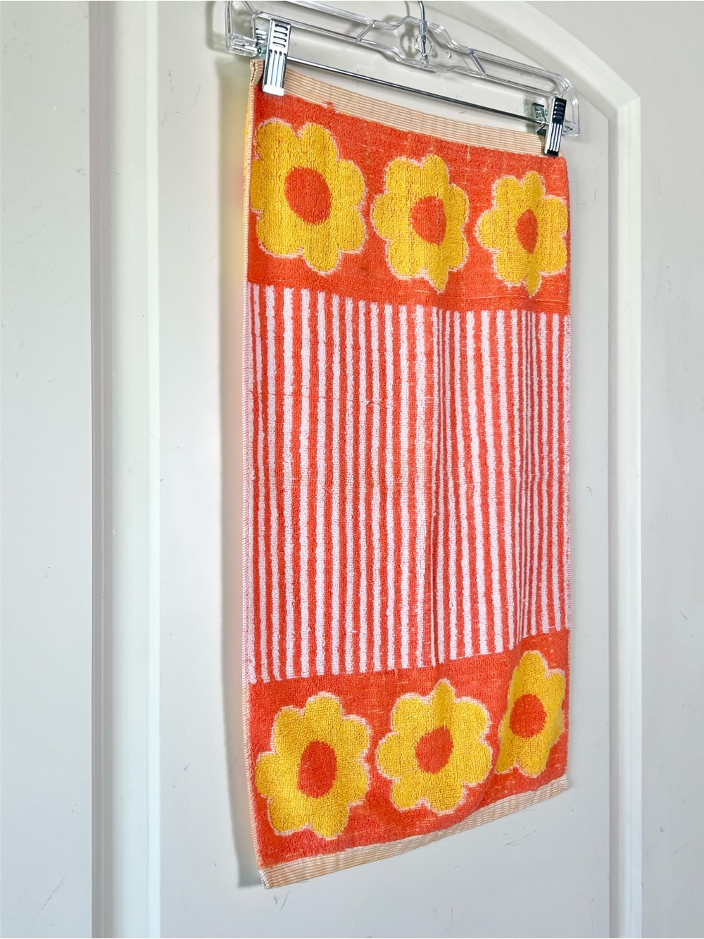 Vintage Terry Treasures California Towel 70s Flower Power Mod Daisy Retro - Picture 2 of 6